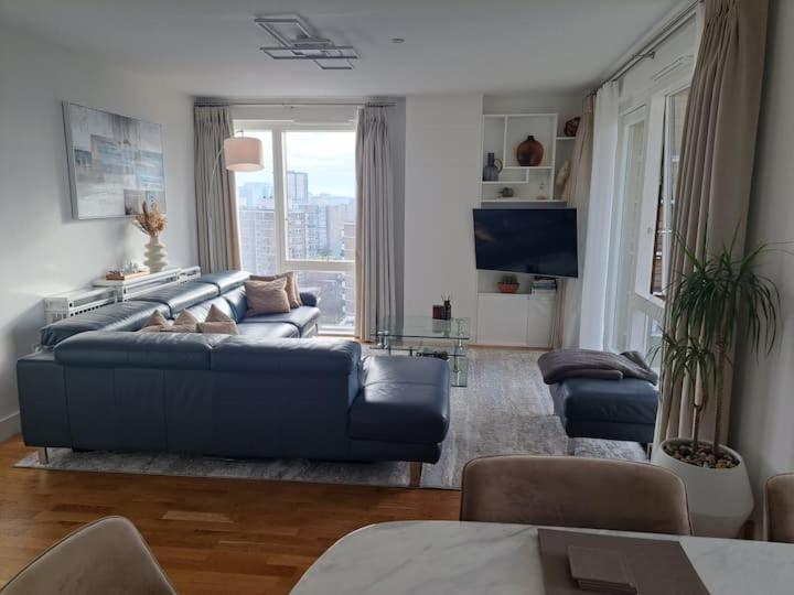 Cozy Double Room With Large En Suite Near Canary Wharf London With Amazing Views In A Shared Apartment Экстерьер фото