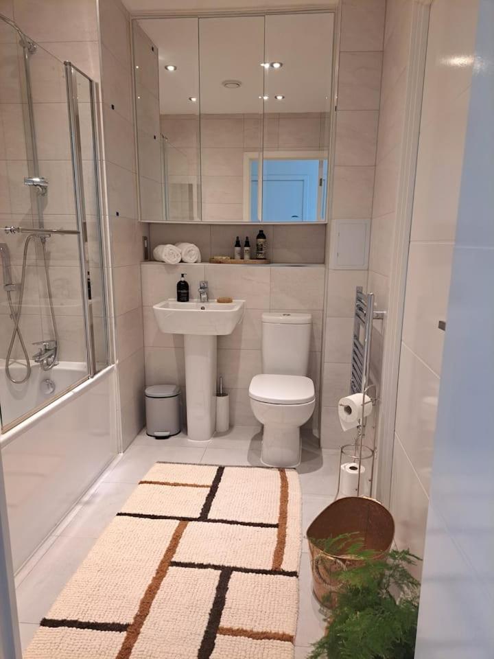 Cozy Double Room With Large En Suite Near Canary Wharf London With Amazing Views In A Shared Apartment Экстерьер фото
